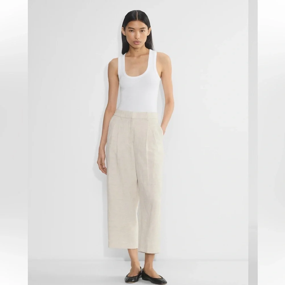 Aritzia The Effortless Pant Cropped CruiseLinen 12‎ workwear minimalist holiday
